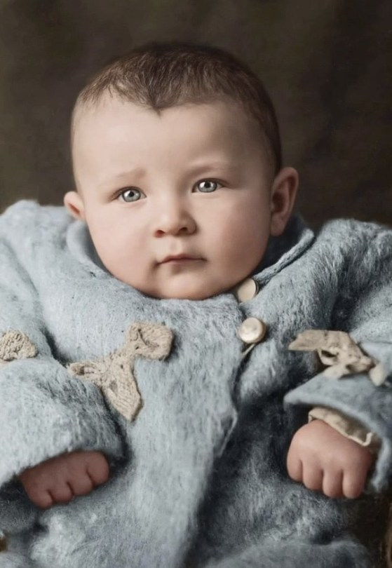 Serge was born in Shanghai to White Russian parents Xenia, a singer and dancer, and Sergei Ermolaeff, a Manchurian-born Russian jazz drummer and famous orchestra leader in Shanghai in the 1930s and ’40s.  In 1951 the family fled China for Australia in the aftermath of the communist revolution and his demanding father made him practise the piano for hours a day from age five; he also learnt to play the trumpet.